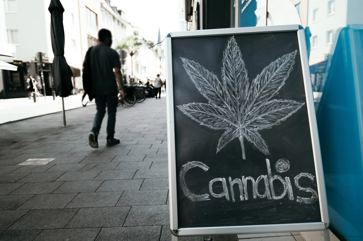 Cannabis Tourismus Amsterdam: Coffeeshop Guide & Tipps